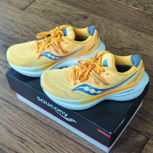 Saucony Women's Triumph 20 Running Shoes